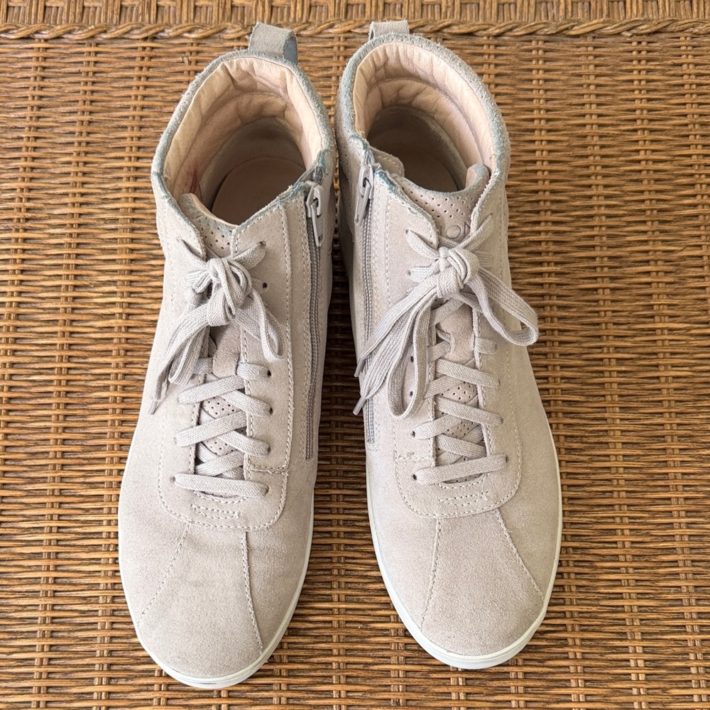 Vionic Women's Light Taupe Suede High-Top Sneakers size 10